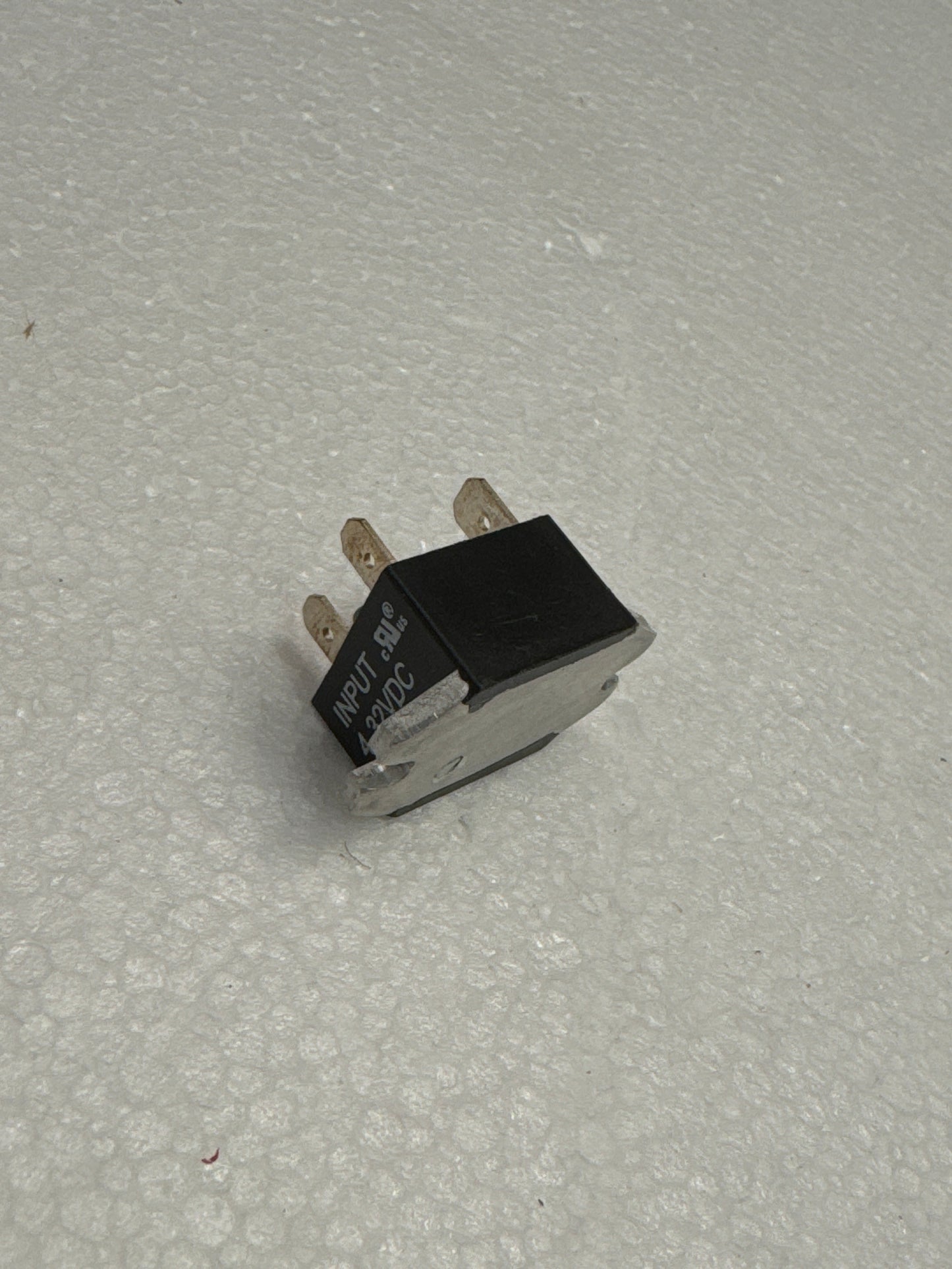 I.4898 RELAY BABY T