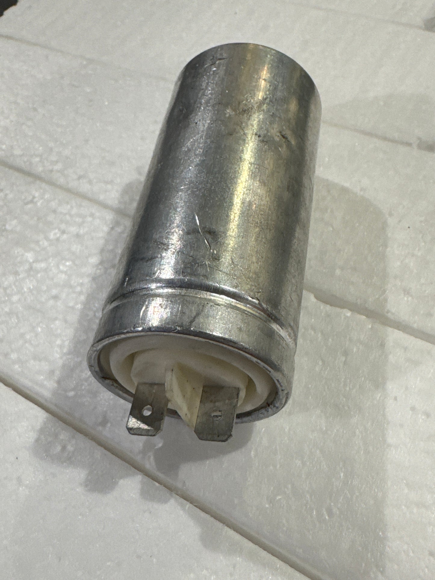 FI.219 CONDENSER 12,5mf 220V (F64E)