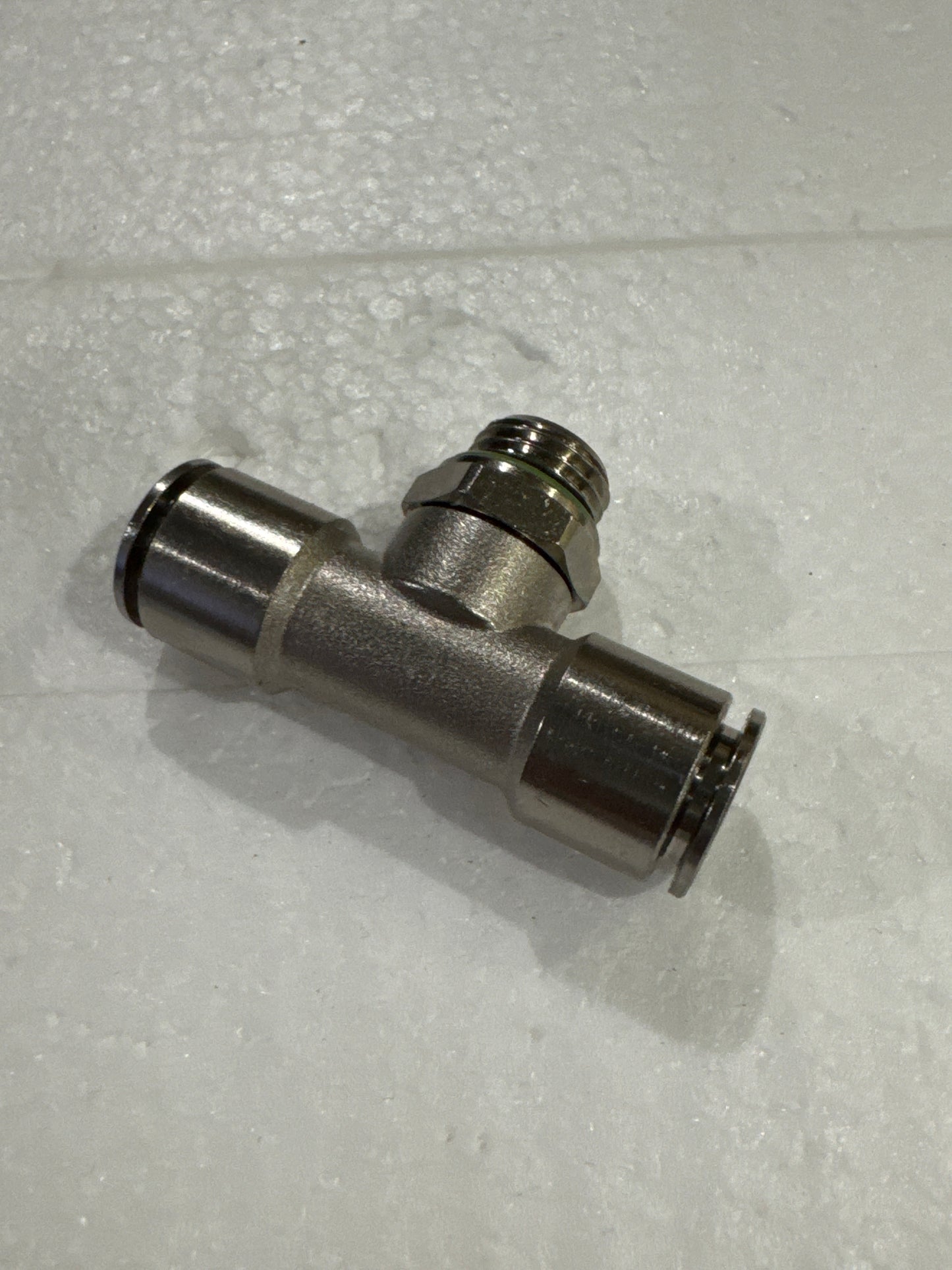 NX-01015 Male Stud Branch Tee 10mm x 1/4" (Festo)