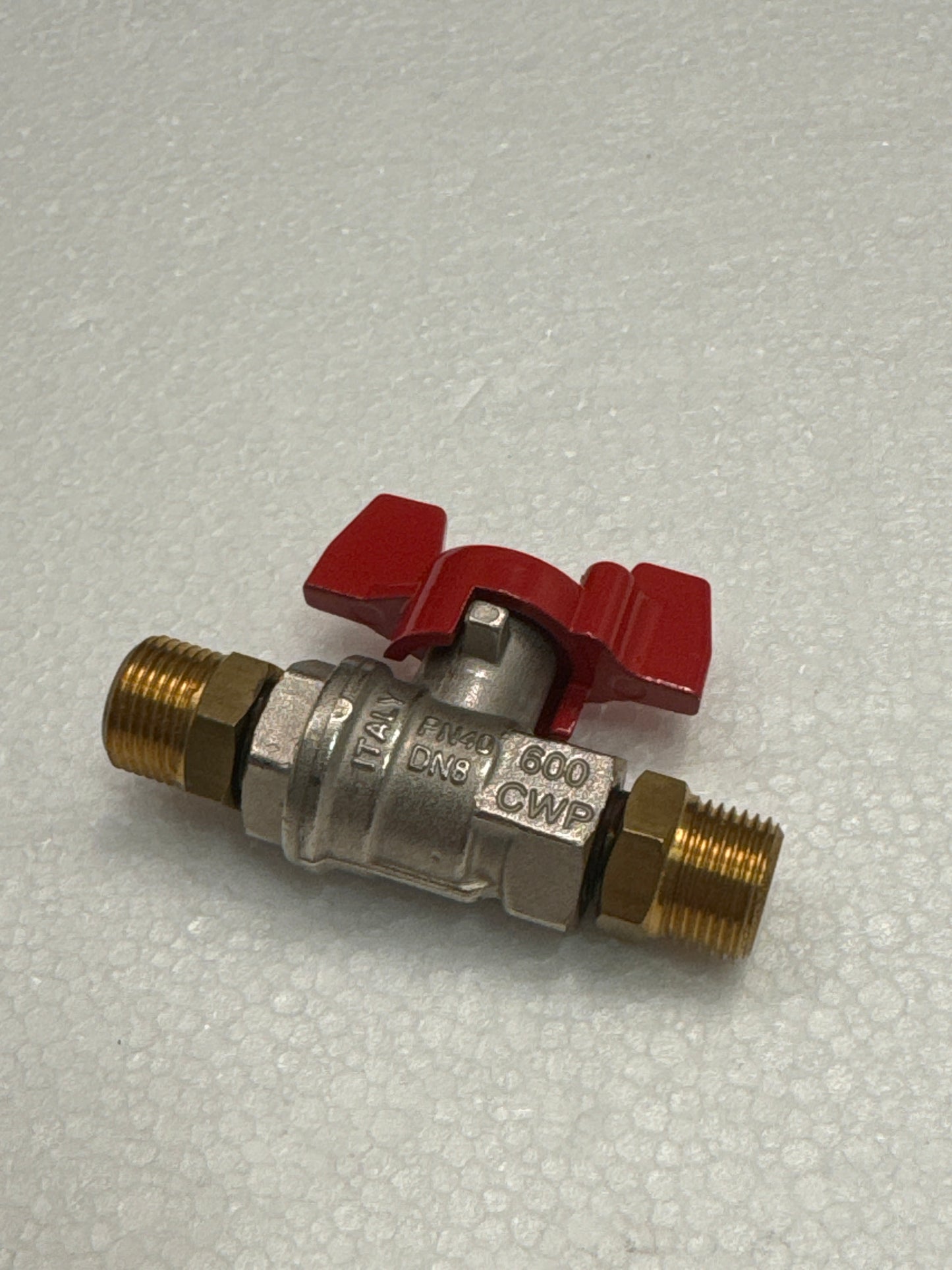 K01415-01 VALVE W. 2 FITTINGS USED HERE WITHOUT HANDLE
